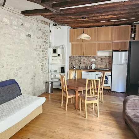 شقة Quiet Two In Le Marais Historic Building *