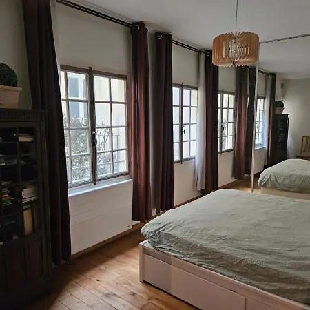 Appartement Quiet Two In Le Marais Historic Building Parijs