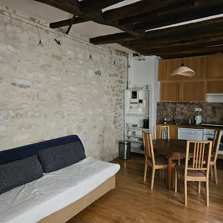 Quiet Two In Le Marais Historic Building * Paříž
